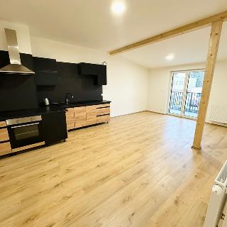 Prodej bytu 3+kk 72 m² Holice, Dukelská