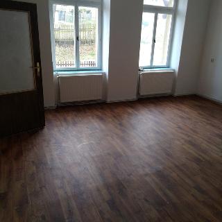 Pronájem bytu 2+1 75 m² Běleč