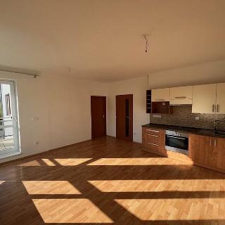 Pronájem bytu 2+kk 42 m² Český Krumlov, Pod Hrází