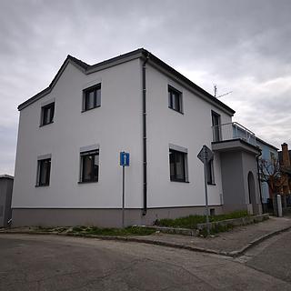Prodej dvougeneračního domu 175 m&sup2; Rudolfov