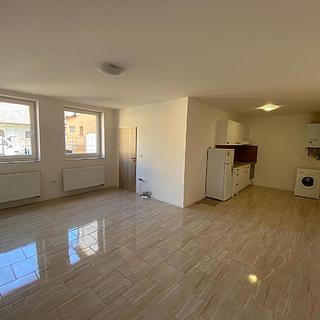 Pronájem bytu 1+1 31 m&sup2; Holice