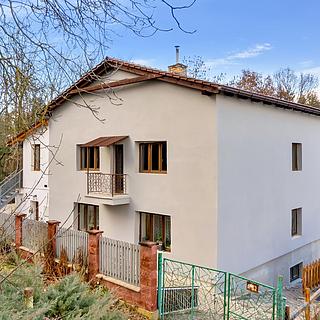 Prodej dvougeneračního domu 246 m&sup2; Hvozdnice