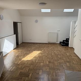 Pronájem bytu 3+kk 105 m&sup2; České Budějovice