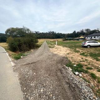 Prodej stavební parcely 781 m² Libež