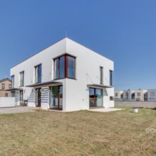 Pronájem rodinného domu 137 m² Praha