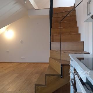 Pronájem bytu 3+kk 80 m² Praha, Na Zámyšli