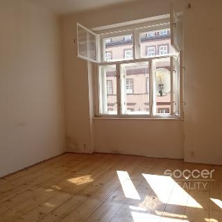 Pronájem bytu 1+1 45 m² Praha, Grafická