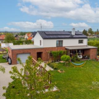 Prodej rodinného domu 196 m² Březno, 