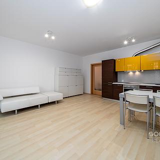 Prodej bytu 1+kk, garsoniery 35 m&sup2; Praha