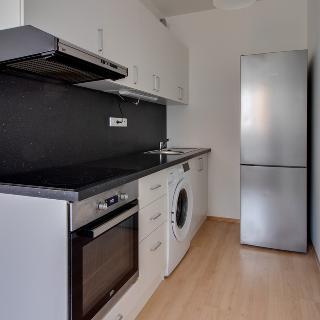 Pronájem bytu 1+kk a garsoniéry 39 m² Praha, Sicherova