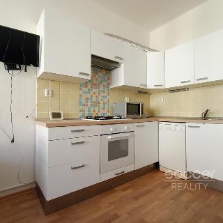 Pronájem bytu 2+kk 45 m² Praha, Na dolinách