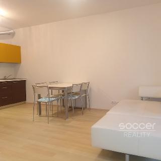 Pronájem bytu 1+kk a garsoniéry 36 m² Praha, Míšovická