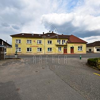 Prodej rodinného domu 770 m&sup2; Ovčáry