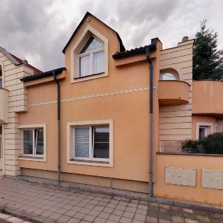 Prodej rodinného domu 341 m² Pardubice, Tolarova