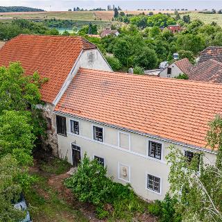 Prodej historického objektu 1 024 m² Praha, Starodvorská