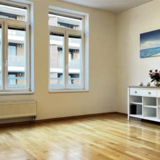 Pronájem bytu 2+kk 46 m² Praha