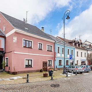 Prodej obchodu 425 m&sup2; Ostrov