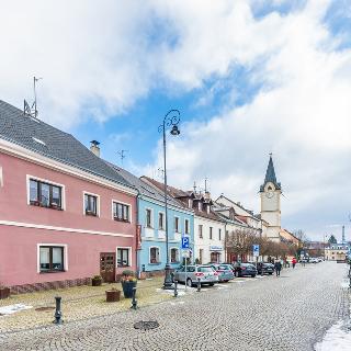 Prodej hotelu a penzionu 765 m² Ostrov, Staré nám.