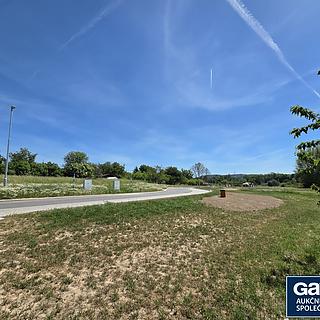 Prodej stavební parcely 911 m&sup2; Lažany