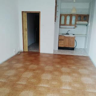 Pronájem bytu 1+kk a garsoniéry 28 m² Vsetín, Bratří Hlaviců