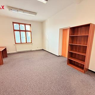 Pronájem bytu 2+1 70 m&sup2; Ostrava