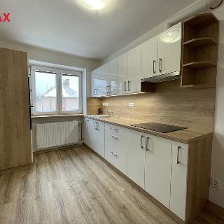 Pronájem bytu 2+1 52 m² Vsetín, Josefa Sousedíka