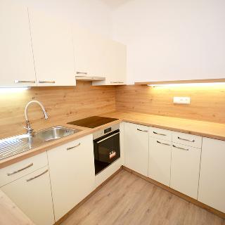 Pronájem bytu 3+1 85 m² Rožnov pod Radhoštěm, Nádražní