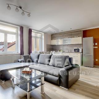 Pronájem bytu 2+kk 54 m² Hradec Králové, Okružní