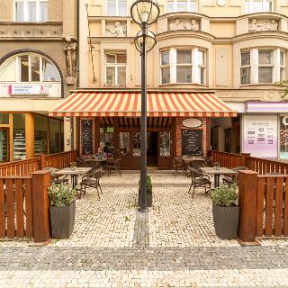 Pronájem restaurace 72 m² Hradec Králové, Švehlova