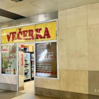 Pronájem obchodu 32 m² Praha, Evropská