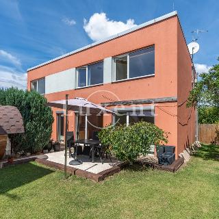 Pronájem rodinného domu 142 m² Chýně, Střední