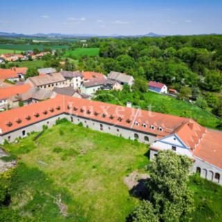 Prodej Ostatních komerčních prostor 5100 m&sup2; Vršovice