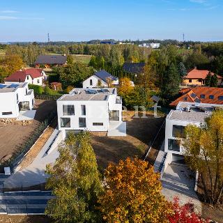 Prodej rodinného domu 400 m² Velké Popovice, Malostranská