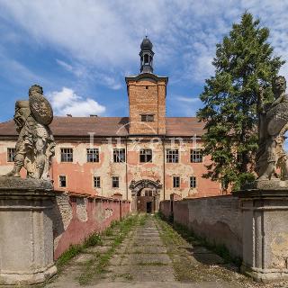 Prodej historického objektu 9400 m² Kounice