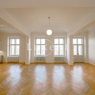 Pronájem bytu 4+kk 250 m² Praha, Janáčkovo nábřeží