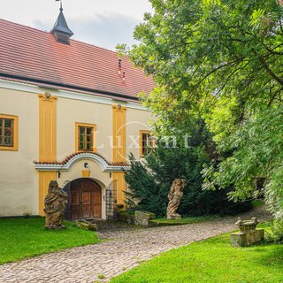 Prodej historického objektu 2 500 m² Třebotov, U Tvrze