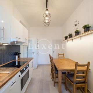 Pronájem bytu 3+1 87 m² Praha, Za Hládkovem