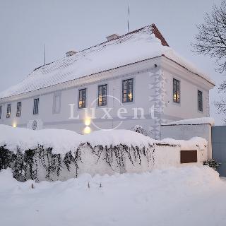 Prodej historického objektu 1114 m² Hluboká nad Vltavou