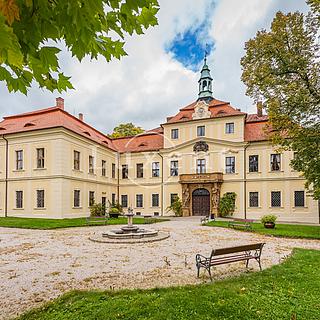 Pronájem historického objektu 1364 m&sup2; Mirošov