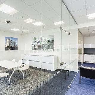 Pronájem kanceláře 793 m² Praha, Jihlavská