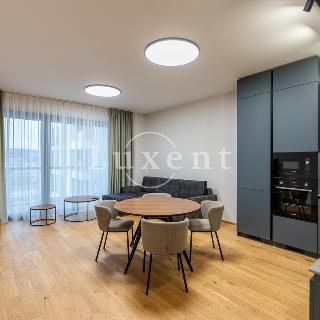 Pronájem bytu 2+kk 65 m² Praha