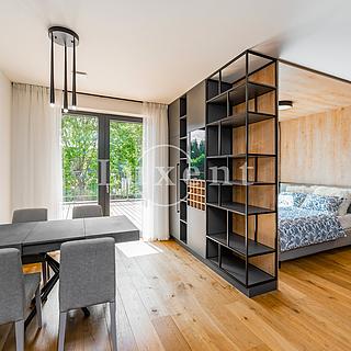 Prodej bytu 2+kk 80 m&sup2; Harrachov