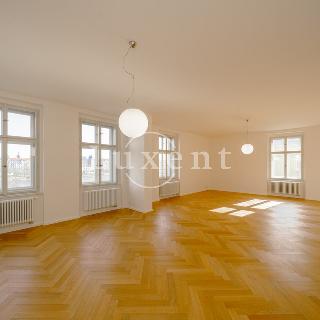 Pronájem bytu 4+kk 253 m² Praha, Janáčkovo nábřeží