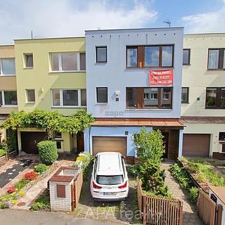 Prodej rodinného domu 221 m&sup2; Praha