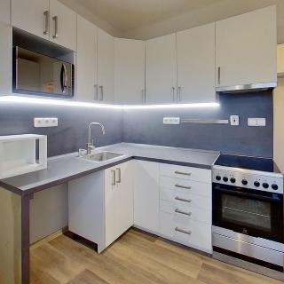 Prodej bytu 1+1 32 m² Chvaletice, Obránců míru