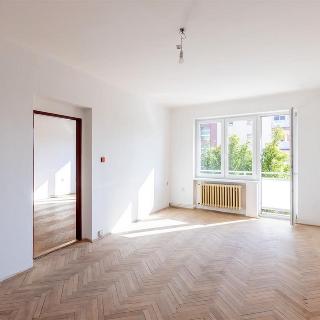 Prodej bytu 3+1 72 m² Plzeň, Mánesova