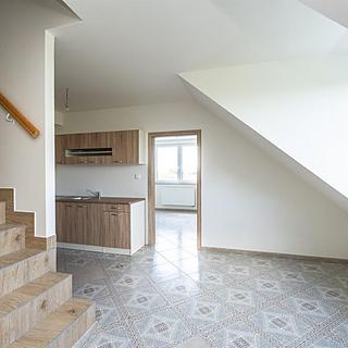 Prodej bytu 3+kk 85 m&sup2; Břežany II