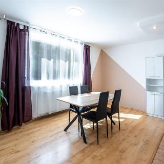 Prodej bytu 3+kk 66 m² Trutnov, Chodská