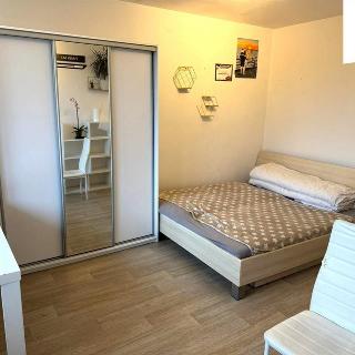 Prodej bytu 1+kk a garsoniéry 30 m² Kladno, Americká