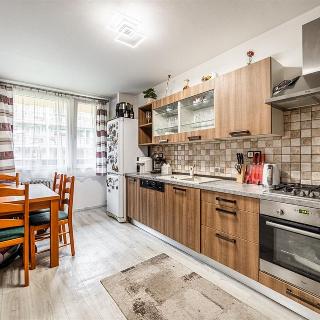 Prodej bytu 3+1 68 m² Praha, Žherská